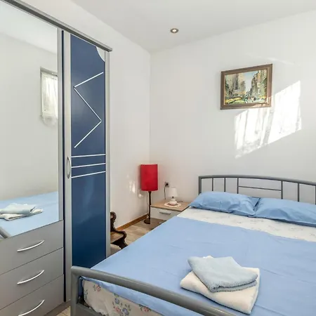 Awesome In With House Sea View Klenovica