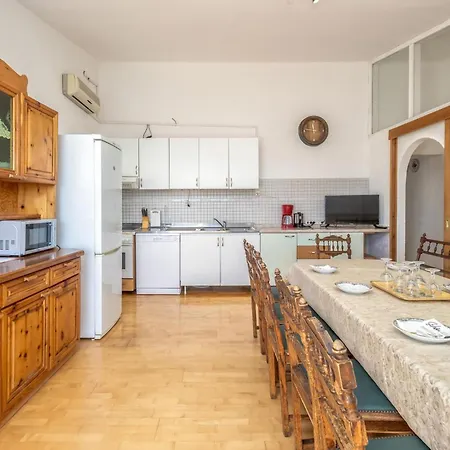 Awesome In With House Sea View Holiday home