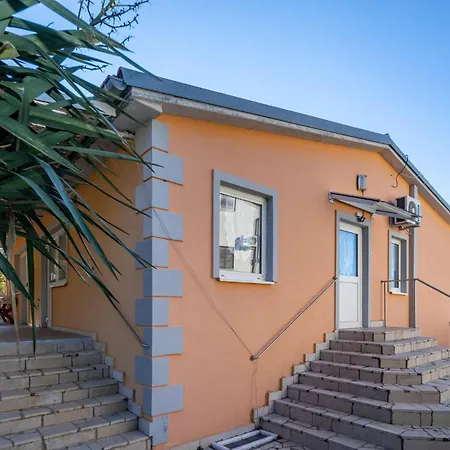 Awesome In With House Sea View Klenovica