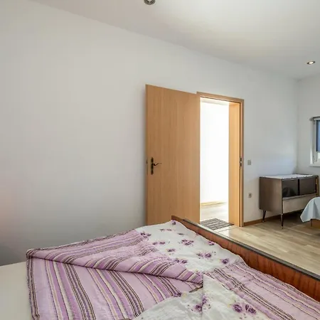 Awesome In With House Sea View