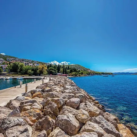 Awesome In With House Sea View Klenovica